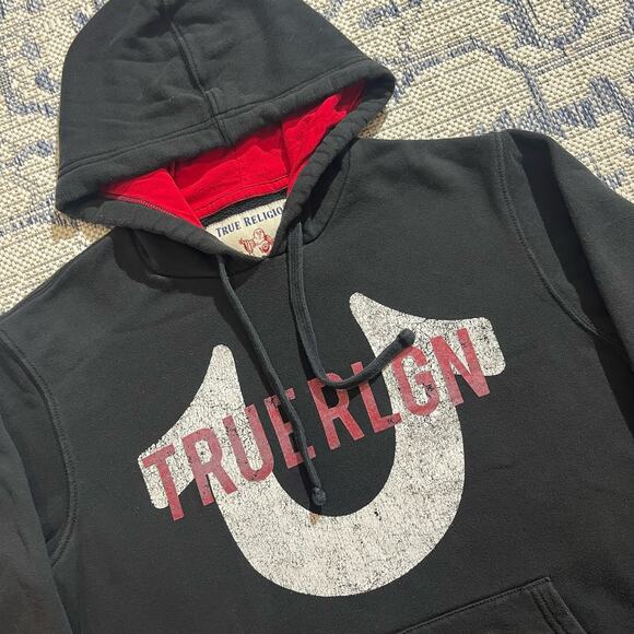 VTG Y2K True Religion Black and Red Graphic Hoodie SZ M - Picture 2 of 6